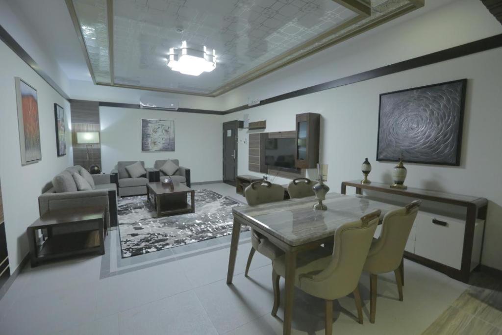 Niyaf Hotel Appartments Khamis Mushait Exterior photo