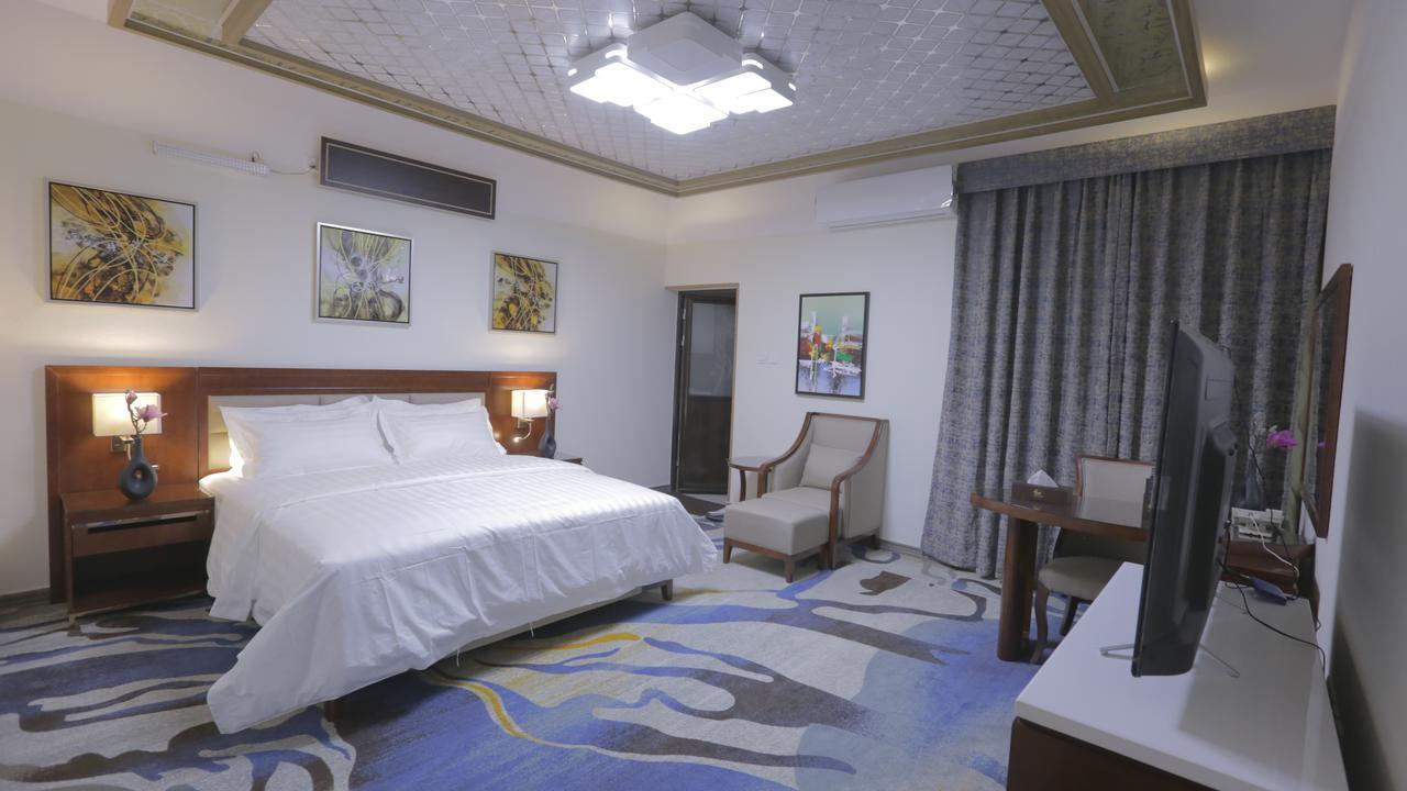 Niyaf Hotel Appartments Khamis Mushait Exterior photo
